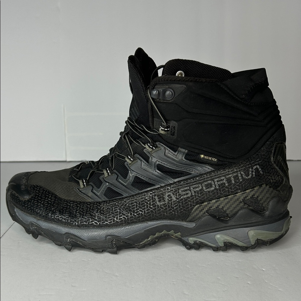 La Sportiva Men's Black and Dark Gray Athletic Shoes